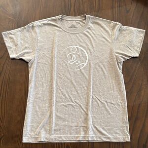 Prana Graphic T-Shirt Light Brownish Grey. Medium. Yoga. Meditation